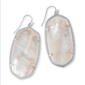 Kendra Scott Danielle Earrings ✨